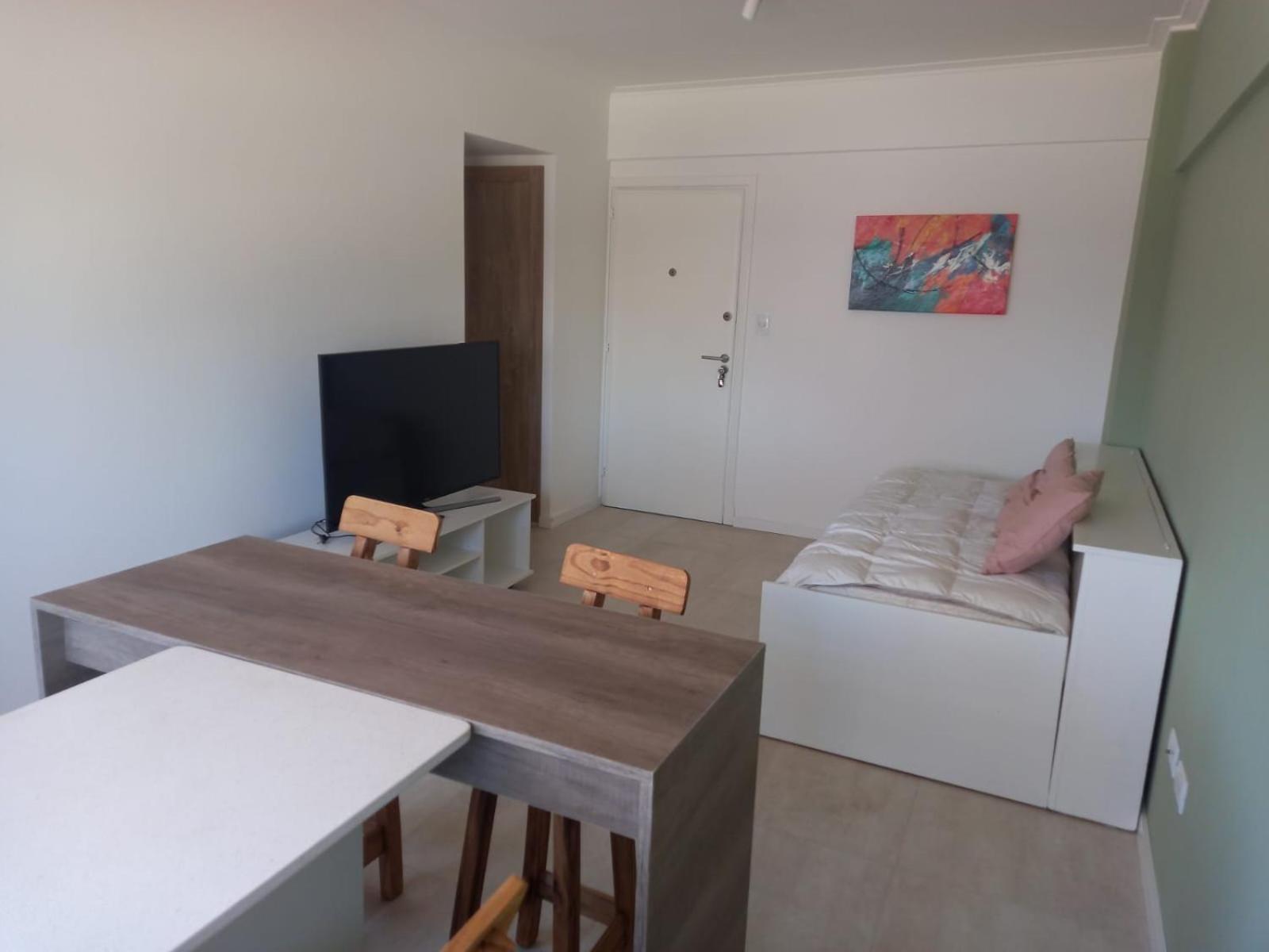Apartamento Depto 2 Amb Reciclado Mucha Luz!